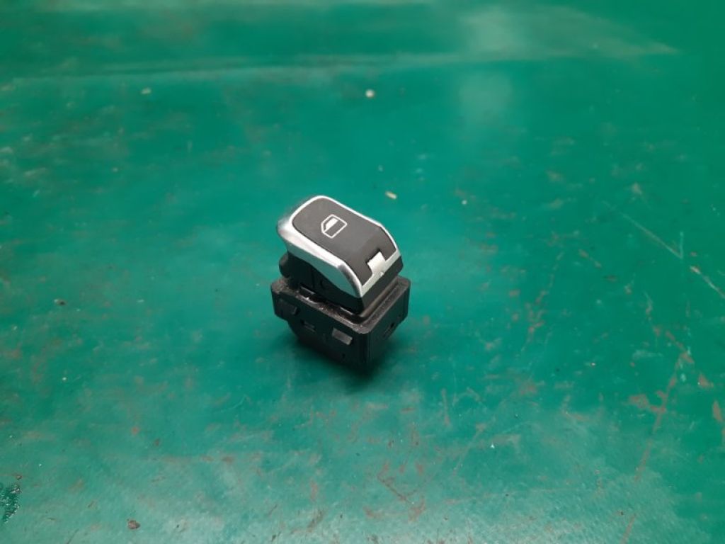 8V0 959 855 A | Кнопка склопідіймача задн. прав. AUDI A3 (8V) 12–17