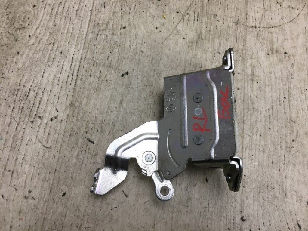 82540-9SF0A | Замок двері бічної задн. лів. NISSAN NV200 USA 13-