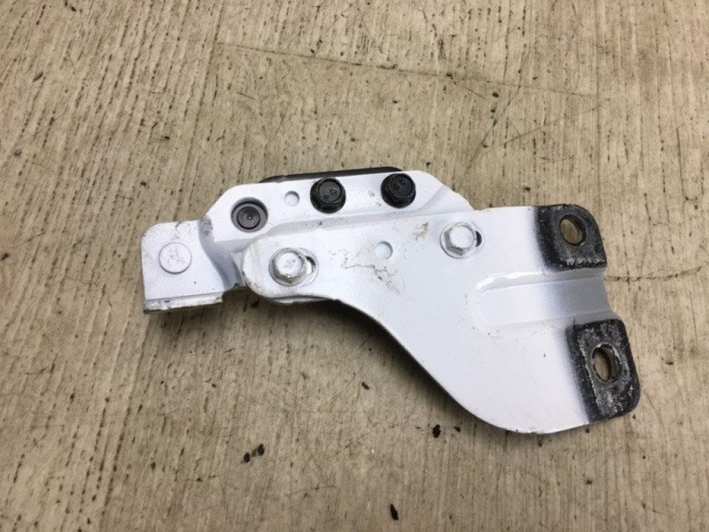 82401-JX00A | Ролик сдвижной двери верхний лев. NISSAN NV200 USA 13- - Фото 2