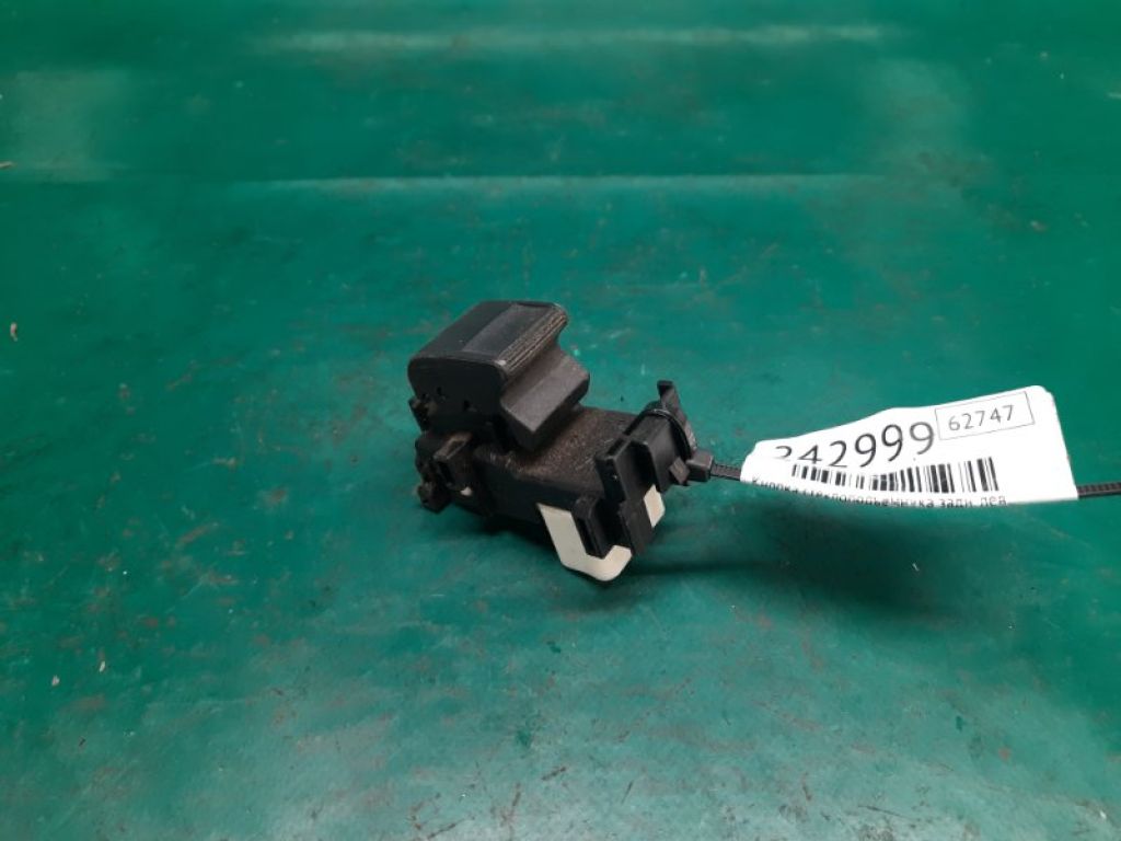 84810-06030 | Кнопка стеклоподъемника задн. лев. TOYOTA CAMRY 40 06-11
