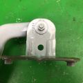 CM5Z-5442700-B | Петля кришки багажника прав. FORD FOCUS 10-18 - Прев'ю 3