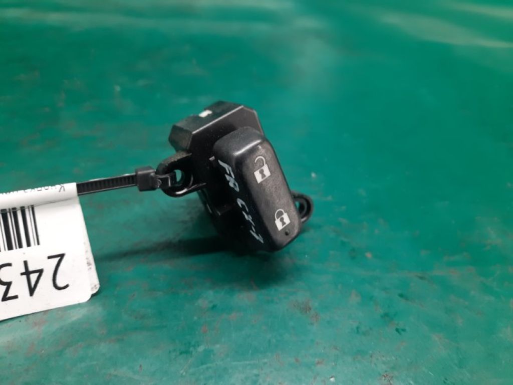 GS3M-66-660A | Кнопка центрального замка передн. прав. MAZDA CX-7 06-12 - Фото 4