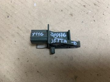 Датчик удара передн. VOLKSWAGEN JETTA 05-10