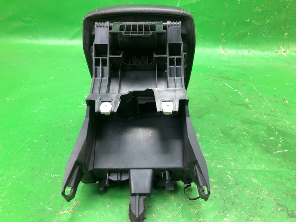 F1EZ-5806024-CB | Подлокотник FORD FOCUS 10-18 - Фото 5