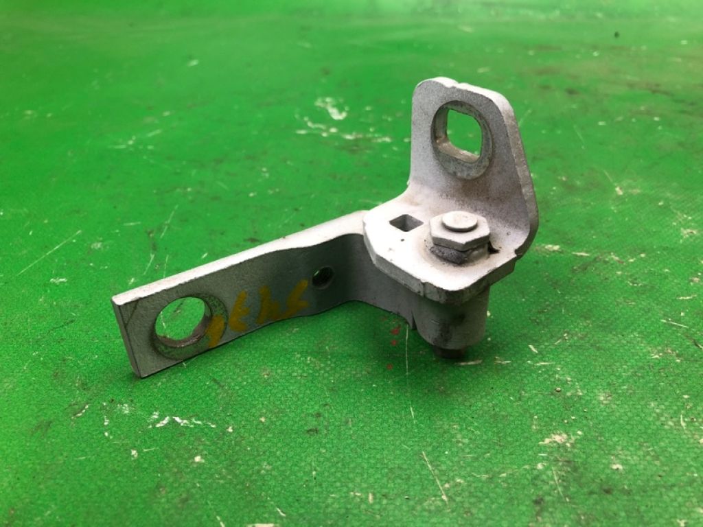 CP9Z-5422801-A | Петля двері верхня передн. лів. FORD FOCUS 10-18