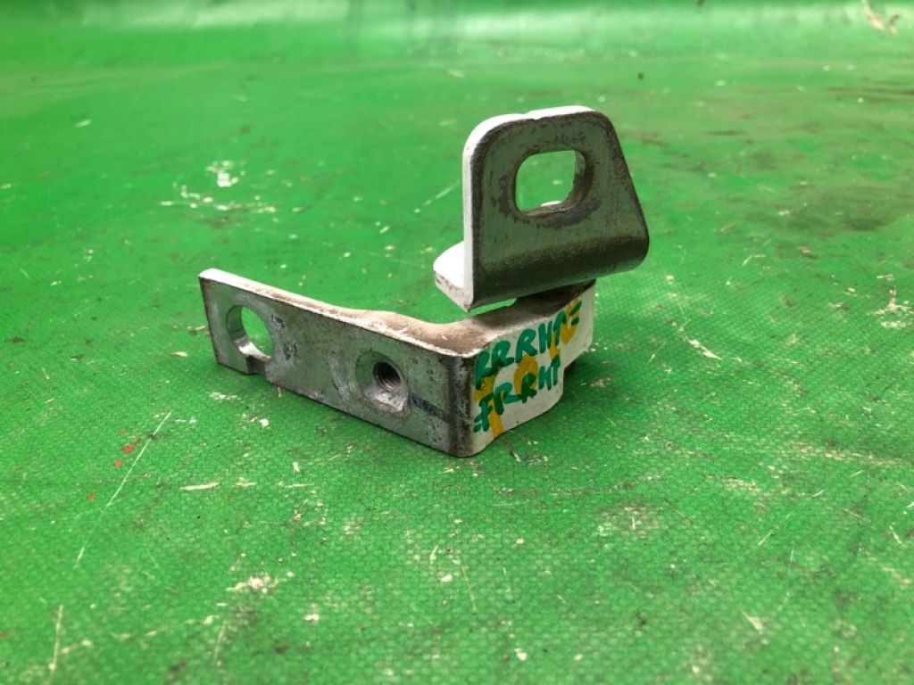 CP9Z-5422800-A | Петля двери верхняя задн. прав. FORD FOCUS 10-18