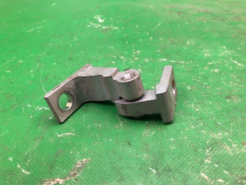 958 531 402 00 | Петля двері нижня задн. прав. PORSCHE CAYENNE 10-18