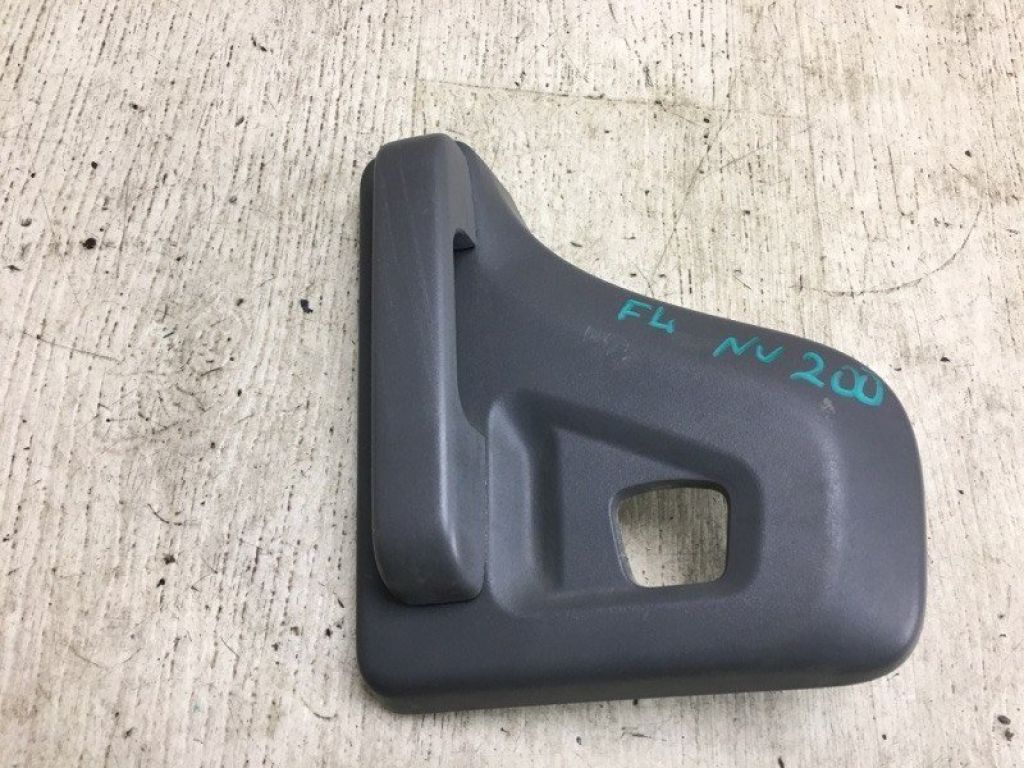 82670-4AJ0A | Ручка дверей внутрішня передн. прав. NISSAN NV200 USA 13-
