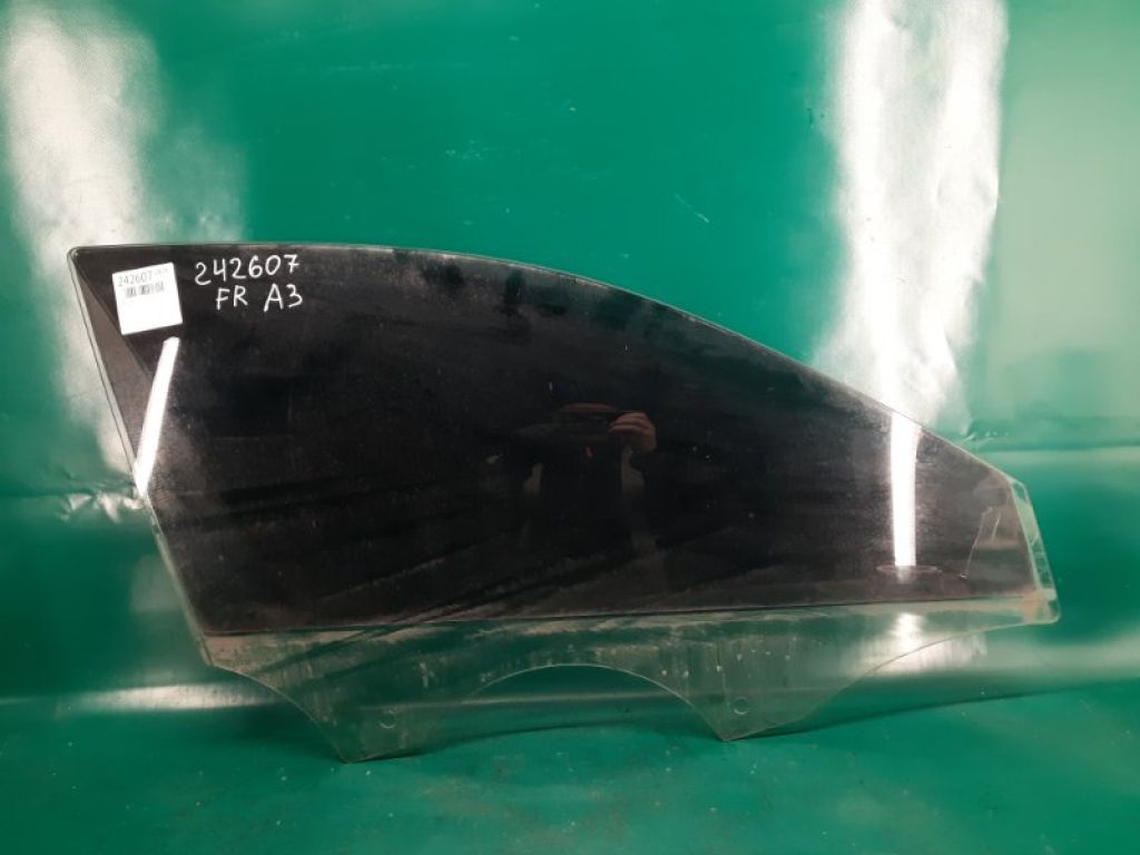 8V5 845 202 | Скло дверей передн. прав. AUDI A3 (8V) 12–17