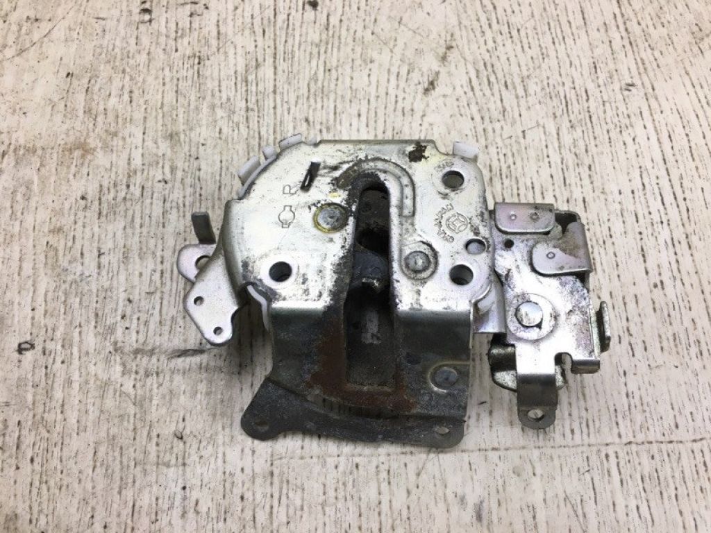 82500-9SG0A | Замок двері бічної передн. прав. NISSAN NV200 USA 13-