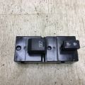 25411-3LM0A | Кнопка склопідіймача передн. прав. NISSAN NV200 USA 13-