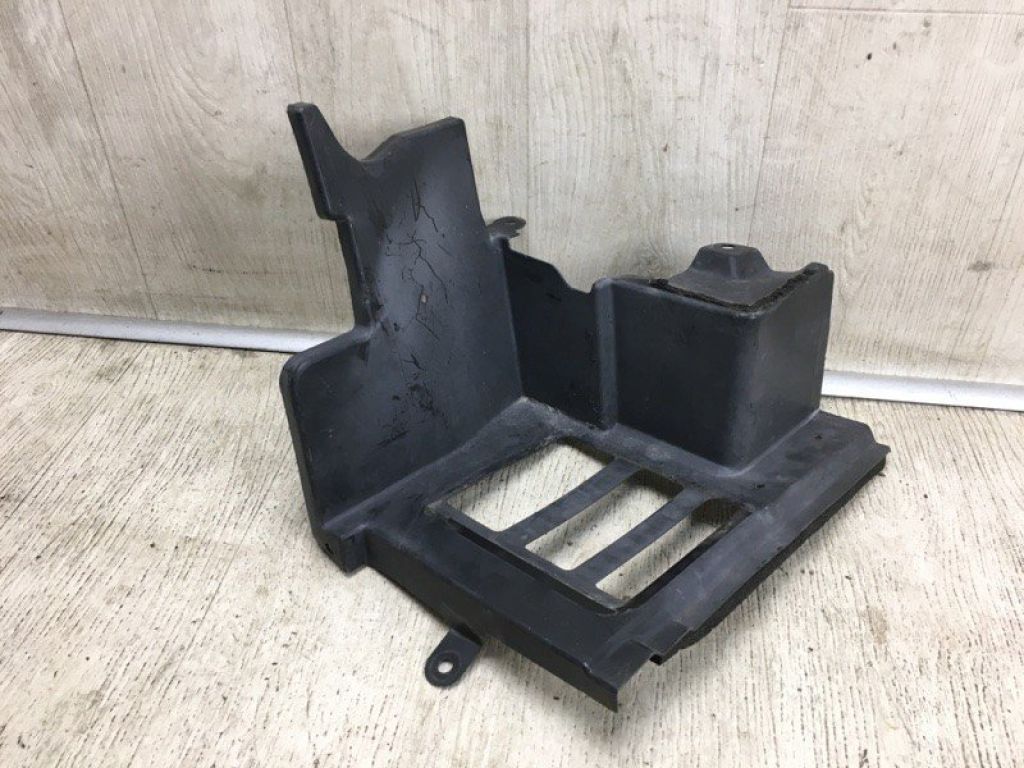 628223LM0A | Дефлектор радіатора прав. NISSAN NV200 USA 13-