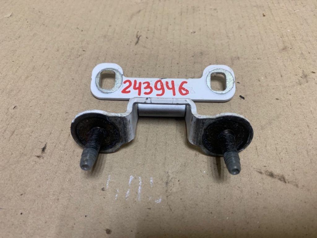 5116483AB | Петля кришки багажника прав. JEEP PATRIOT 10-17