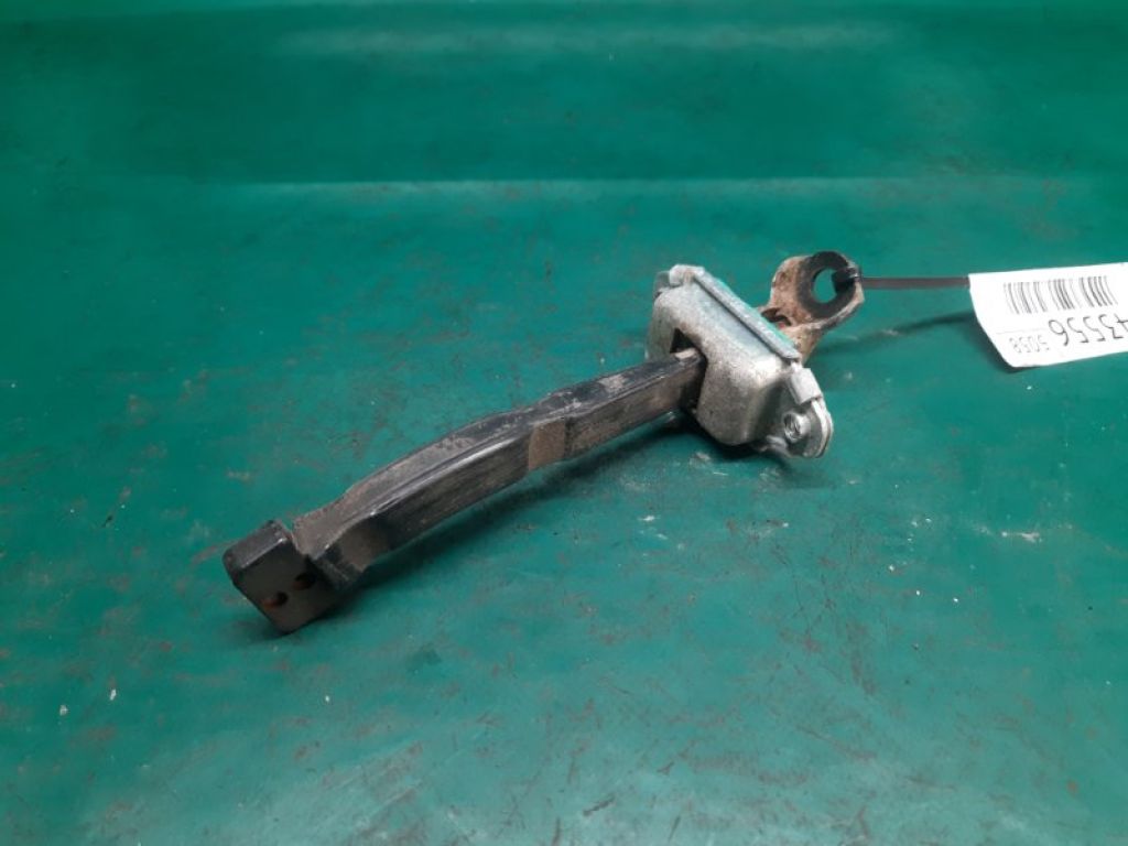 79490-1M000 | Ограничитель двери задн. прав. KIA FORTE/CERATO TD 08-13