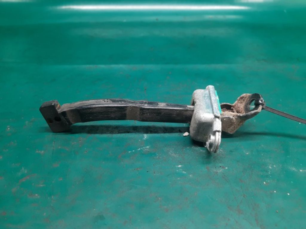 79490-1M000 | Ограничитель двери задн. прав. KIA FORTE/CERATO TD 08-13 - Фото 3