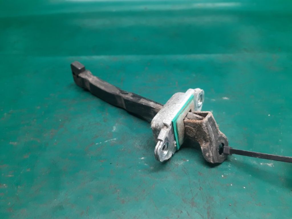 79490-1M000 | Ограничитель двери задн. прав. KIA FORTE/CERATO TD 08-13 - Фото 4