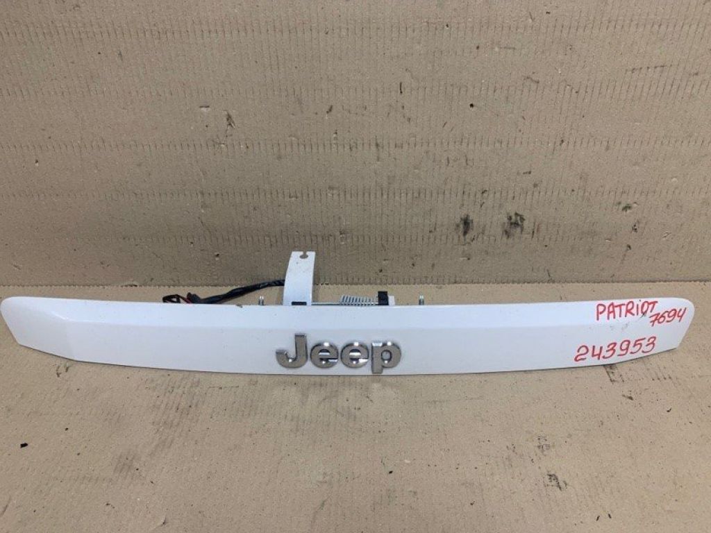 ZH33GW7AK | Панель підсвічування номера JEEP PATRIOT 10-17