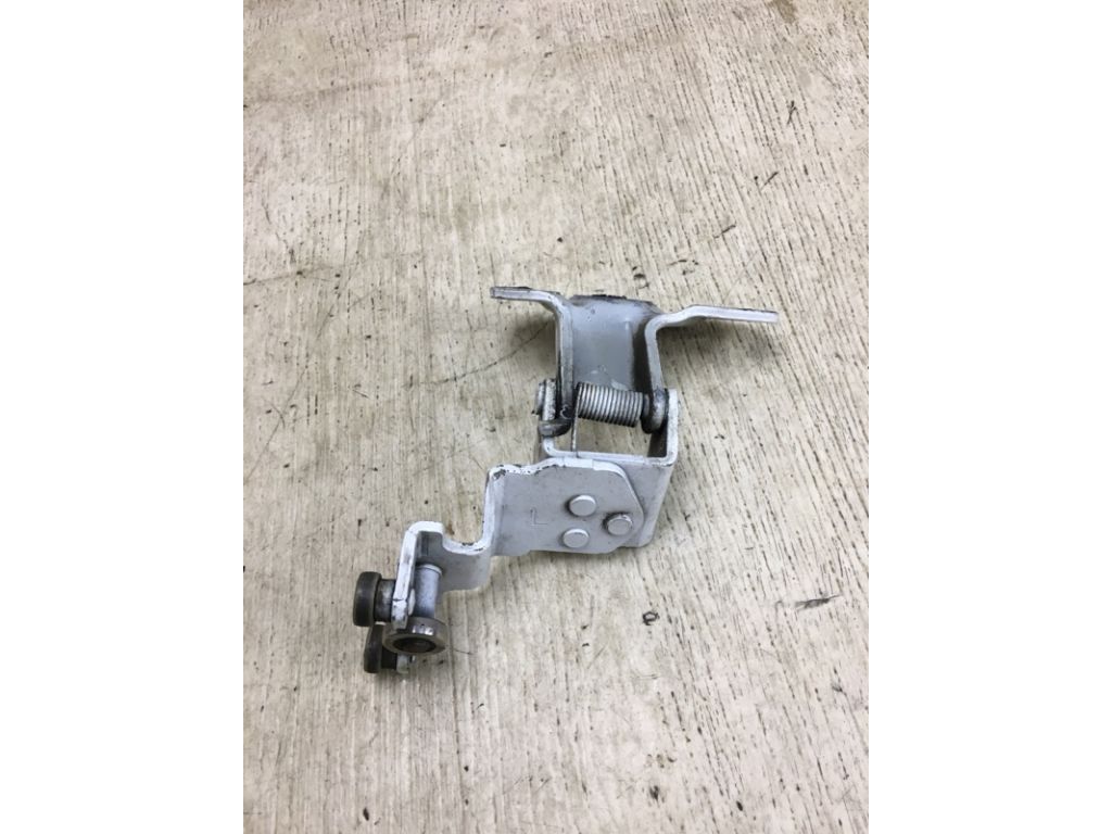 82411-JX00A | Ролик зсувних дверей середній лів. NISSAN NV200 USA 13- - Фото 4