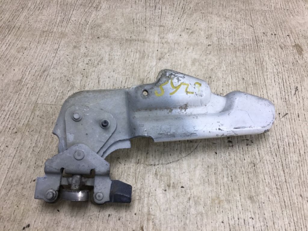 82421-JX00B | Ролик зсувних дверей нижній лів. NISSAN NV200 USA 13-