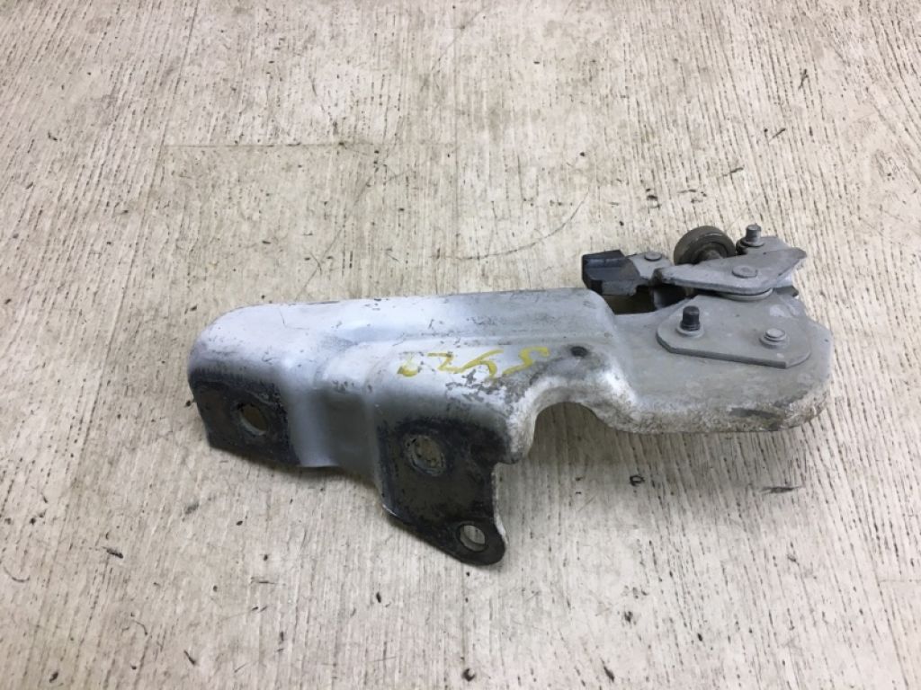 82421-JX00B | Ролик зсувних дверей нижній лів. NISSAN NV200 USA 13- - Фото 2