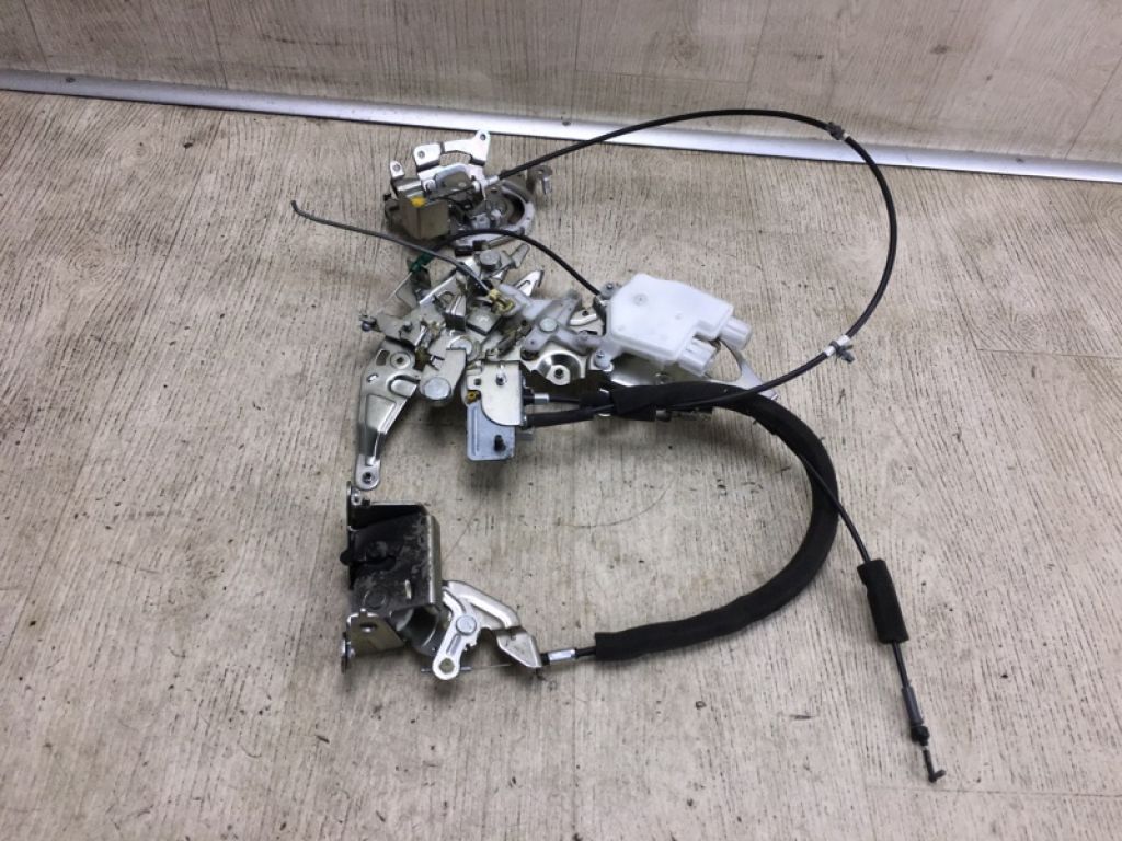 82505-3LM1D | Замок двері бічної лів. NISSAN NV200 USA 13-