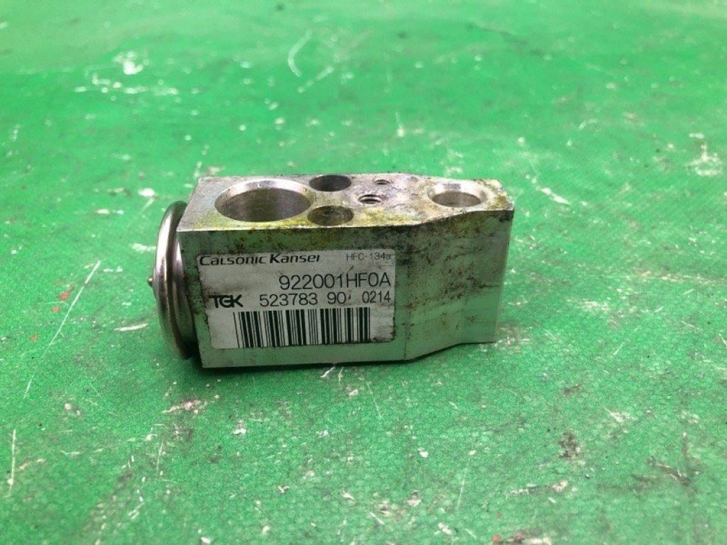 92200-1HF0A | Клапан кондиціонера NISSAN NV200 USA 13-