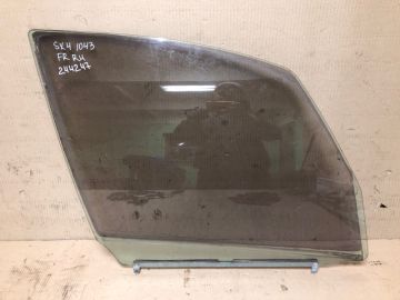 Скло дверей переднє праве SUZUKI SX4 06-13