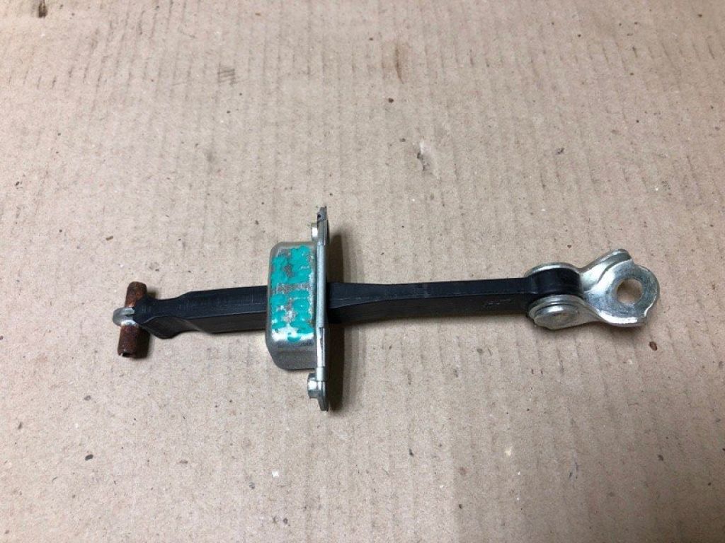 81810-57L01 | Ограничитель двери передн. прав. SUZUKI SX4 06-13 - Фото 3