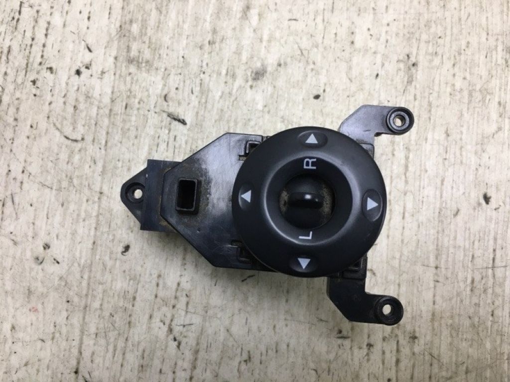 935702B500S4 | Блок керування дзеркалами HYUNDAI SANTA FE (CM) 05-12