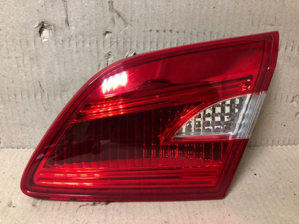26550-3YU5A | Ліхтар внутрішній задн. прав. NISSAN SENTRA B17 12-21