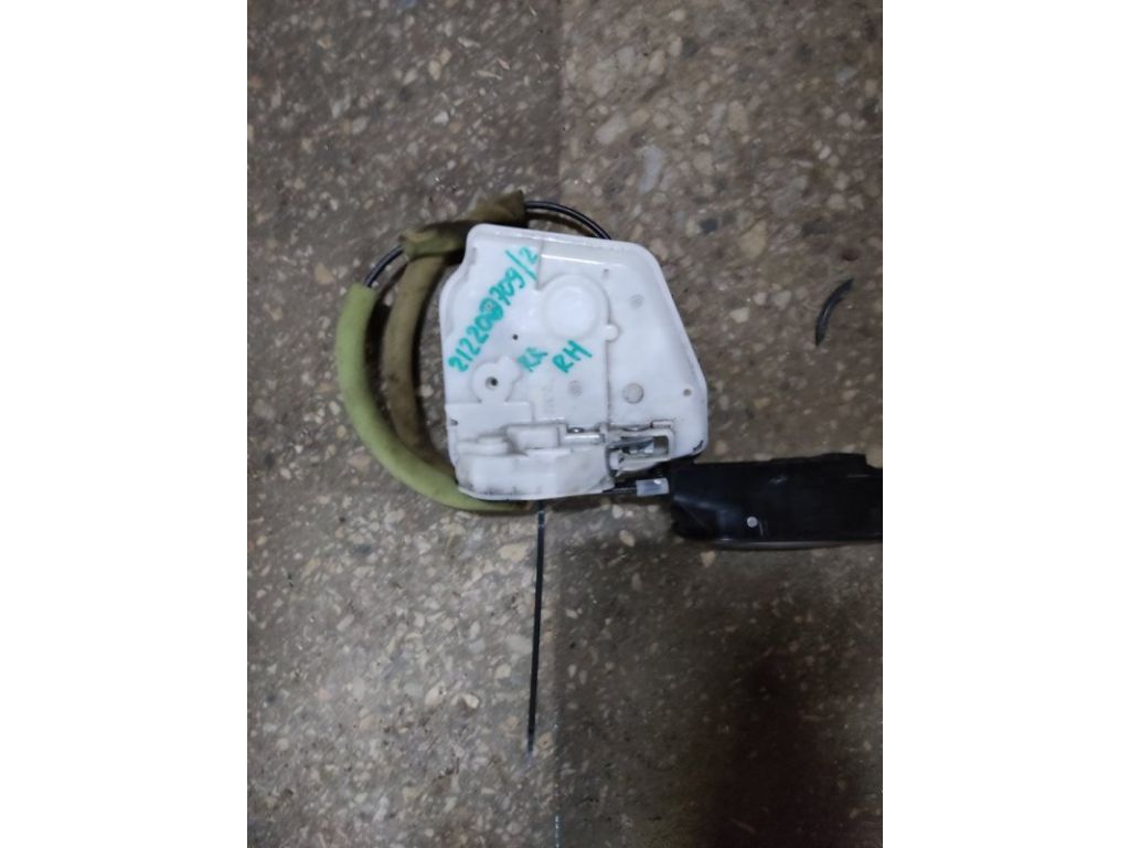 BBM4-72-310A | Замок двери задн. прав. MAZDA 3 BL 09-13