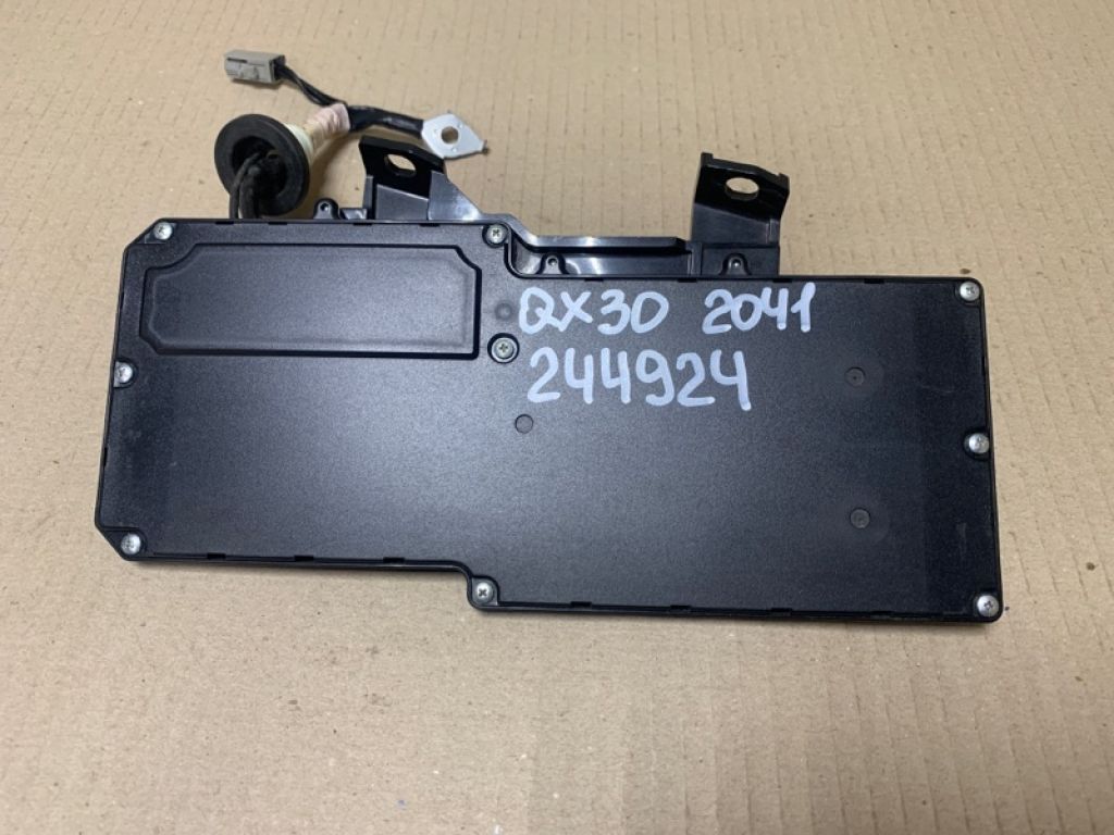 28200-5DB0A | Антенна INFINITI QX30 16-20