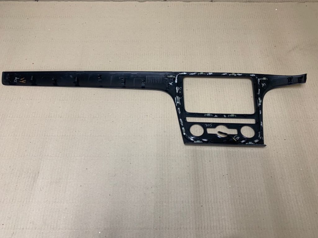 561 857 212 D | Накладка торпедо під магнітолу VOLKSWAGEN PASSAT B7 11-15 - Фото 6