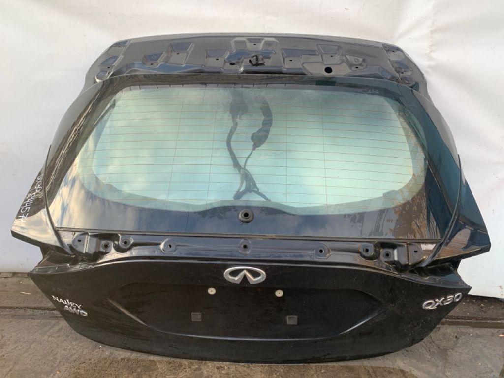 KMA00-5DCMA | Крышка багажника INFINITI QX30 16-20