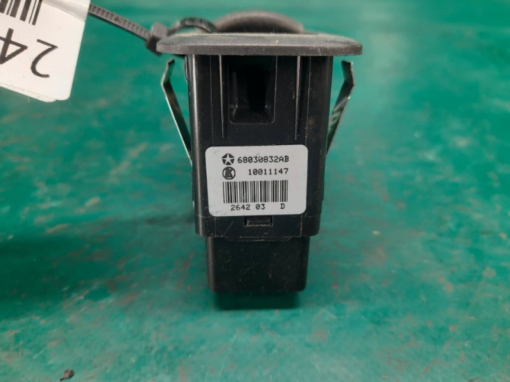 68030832AB | Кнопка стеклоподъемника задн. лев. JEEP GRAND CHEROKEE 11-22 - Фото 4