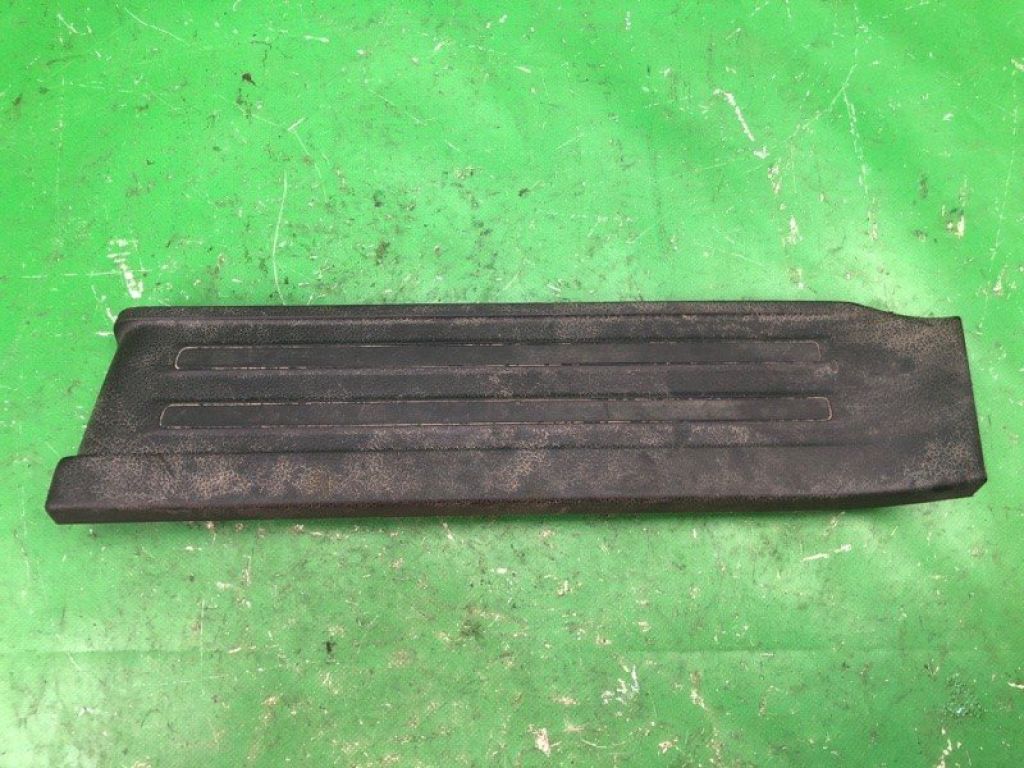 76951-3LM1C | Накладка порога внутрення передн. прав. NISSAN NV200 USA 13-
