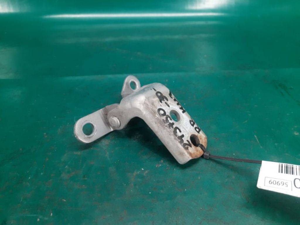68770-AA020 | Петля двери нижняя задн. прав. TOYOTA CAMRY 30 02-06