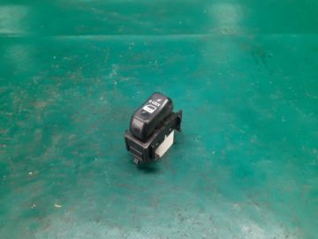Кнопка центрального замка передн. прав. TOYOTA CAMRY 30 02-06