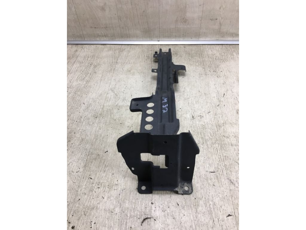 62550-1MA0A | Кронштейн INFINITI M25/M37/M56/Q70/M35H 10-16 - Фото 3