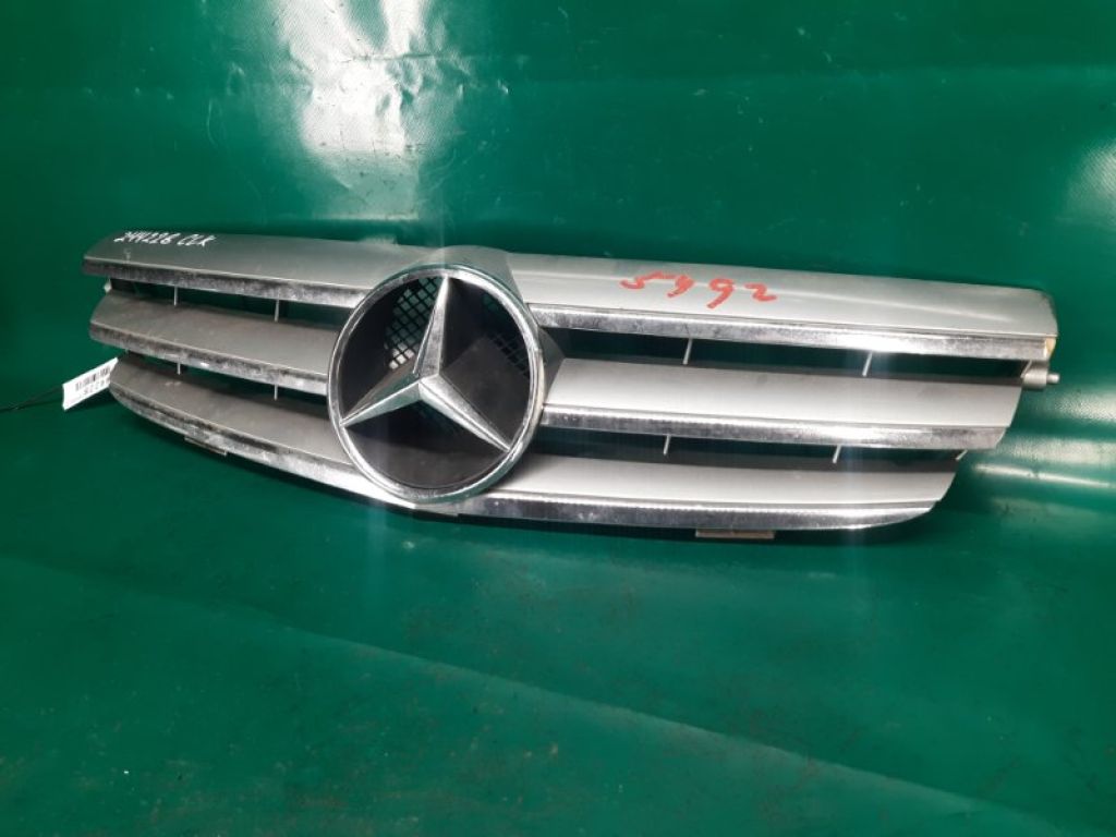 A 209 880 01 23 7246 | Решітка радіатора MERCEDES CLK-CLASS 209 02-10 - Фото 4