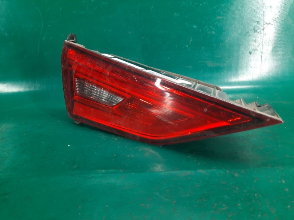 8V5 945 093 C | Ліхтар внутрішній лів. AUDI A3 (8V) 12–17 - Фото 4