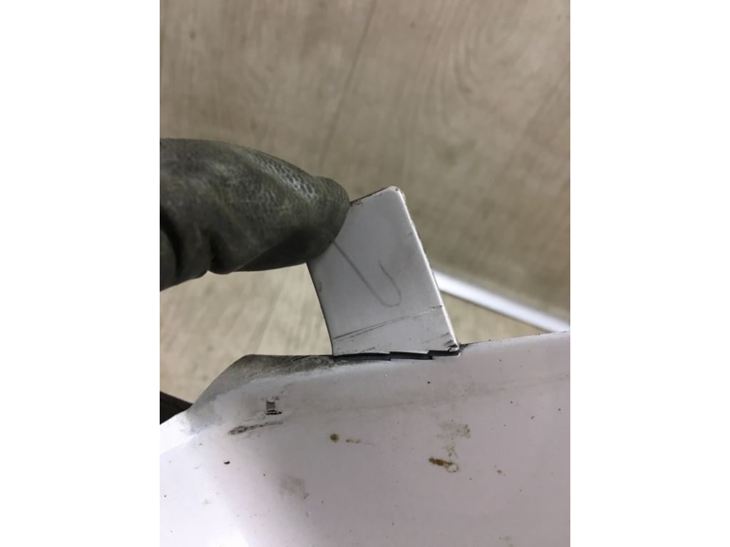 DS7Z-54423A42-A | Накладка крышки багажника FORD FUSION 14- - Фото 8