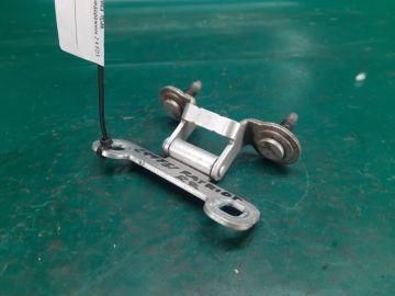 Петля кришки багажника прав. JEEP PATRIOT 10-17