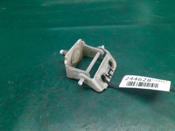 Петля крышки багажника лев. FORD FIESTA 08-17