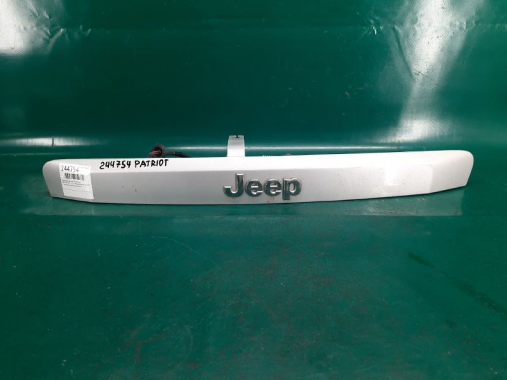 ZH33WS2AK | Панель підсвічування номера JEEP PATRIOT 10-17