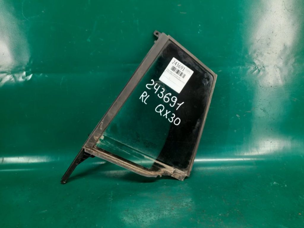 82221-5DA0A | Скло дверей глухе задн. лів. INFINITI QX30 16-20