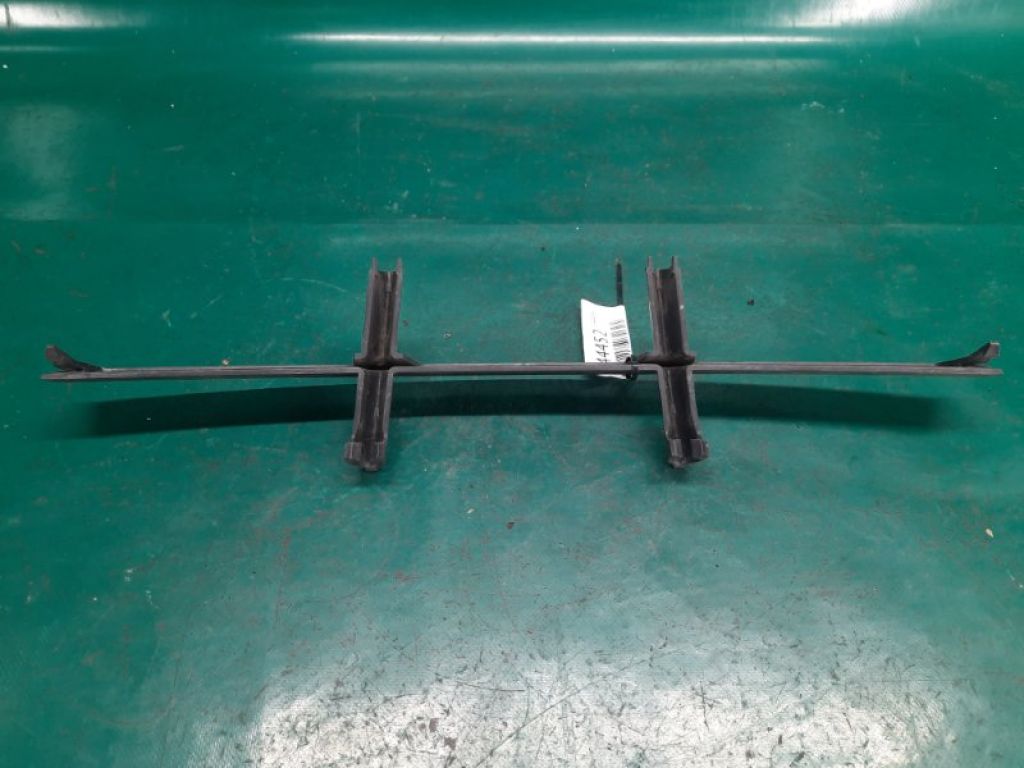 51 11 7 033 702 | Решітка переднього бампера BMW 5 SERIES 03-10 - Фото 7