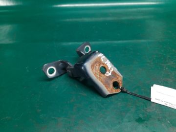 Петля двери нижняя передн. лев. MAZDA 5 CR 05-10
