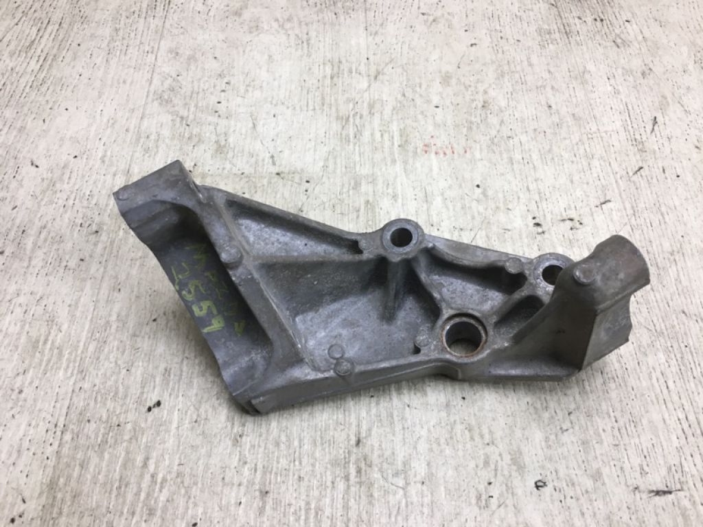 AW21-27-870A | Подушка роздавальної коробки MAZDA CX-9 06-16