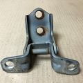 F151-59-210A | Петля двери верхняя передн. лев. MAZDA 3 BK 03-08 - Превью 2